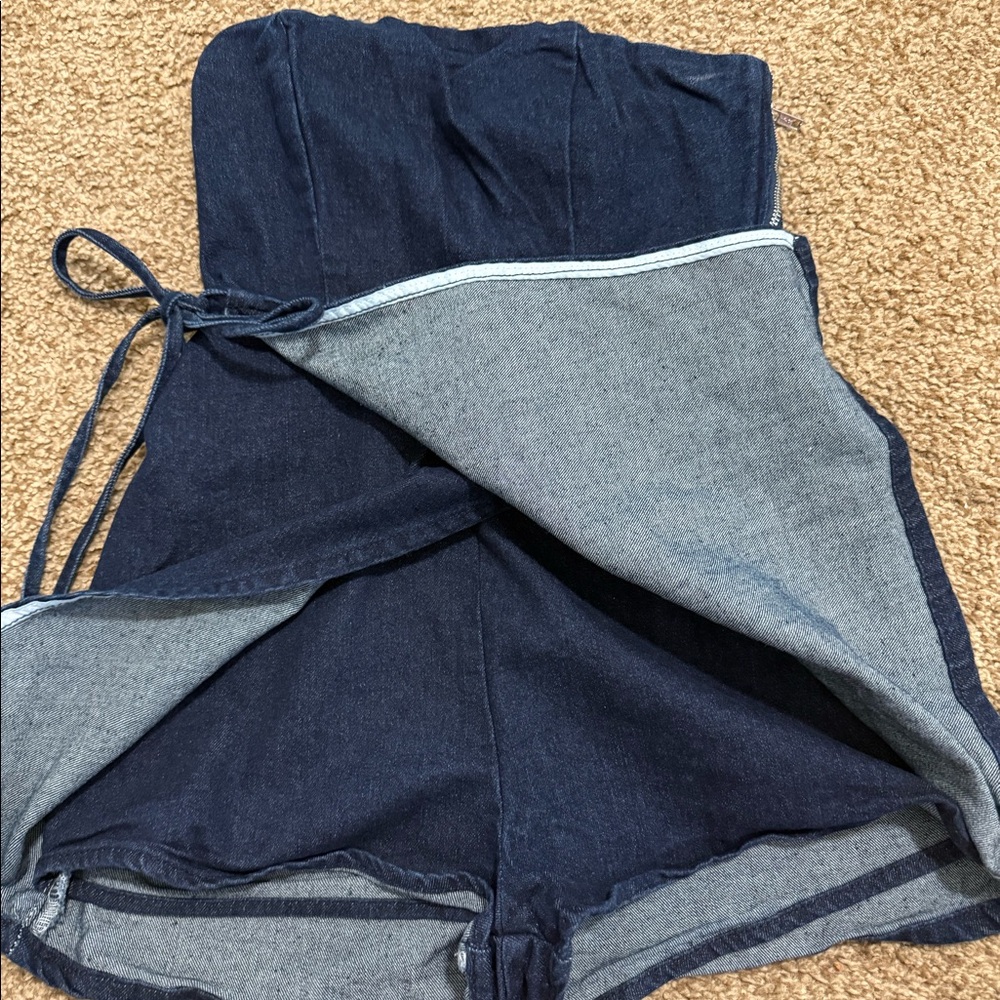 Lulu’s denim romper - Picture 2 of 3